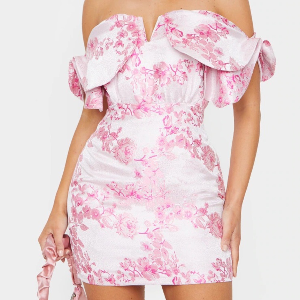 Pretty Little Thing Pink V Bar Jacquard Bodycon Dress